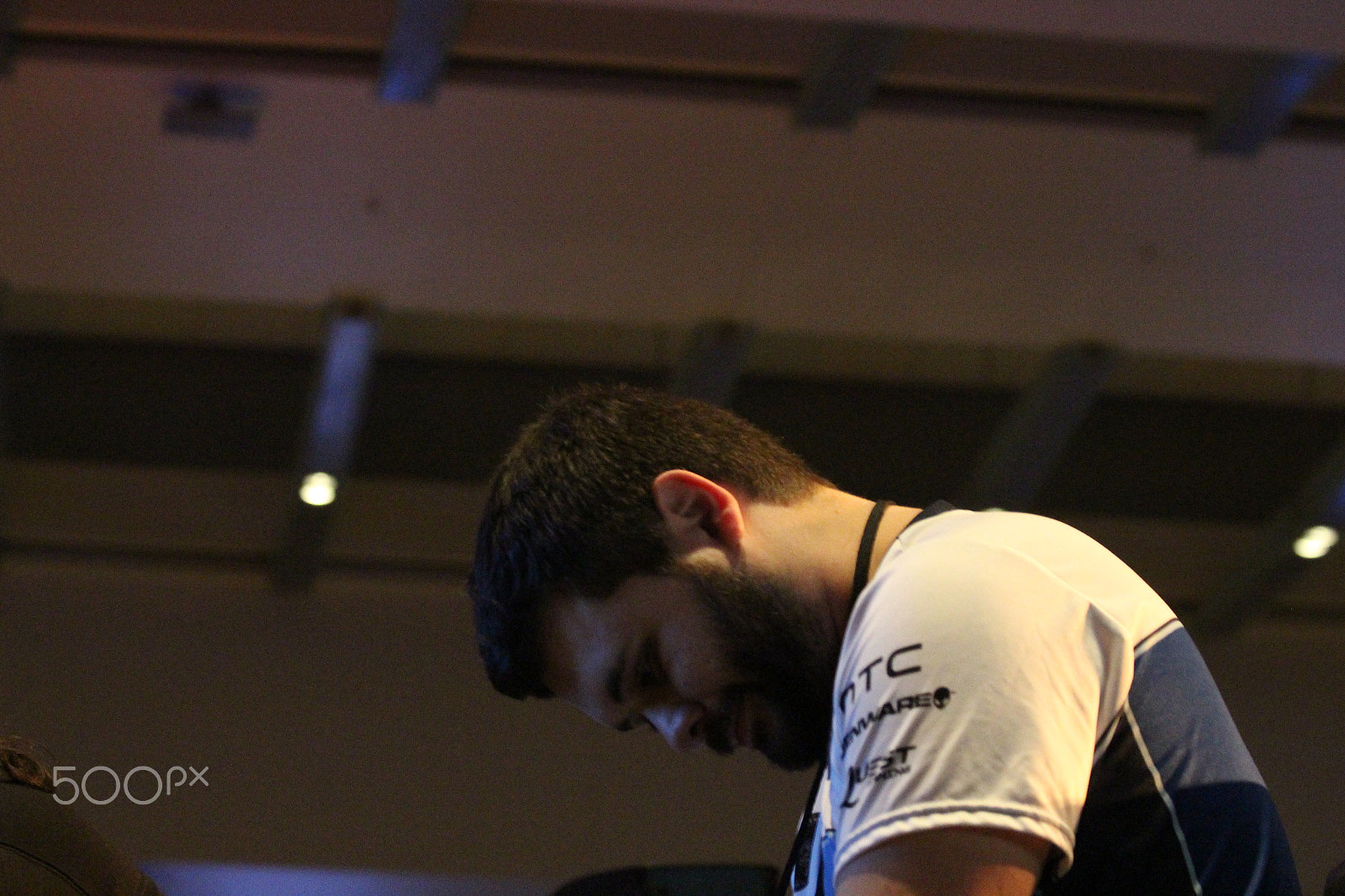 Canon EF 70-300mm F4-5.6 IS USM sample photo. The face of defeat photography