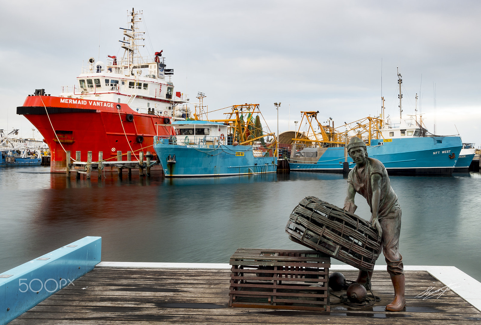 Sigma 18-250mm F3.5-6.3 DC OS HSM sample photo. Fremantle memorial on mews photography