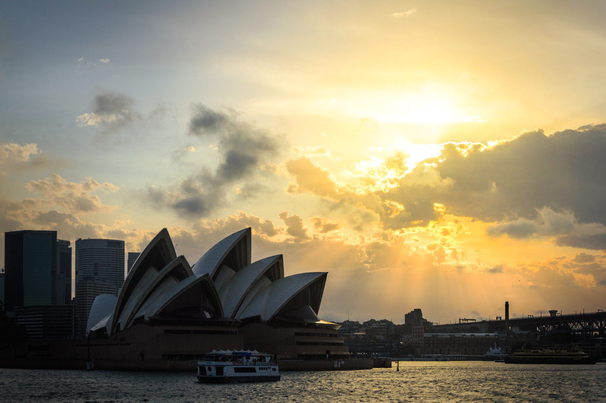 Canon EOS 550D (EOS Rebel T2i / EOS Kiss X4) sample photo. Sunset over sydney opera house photography