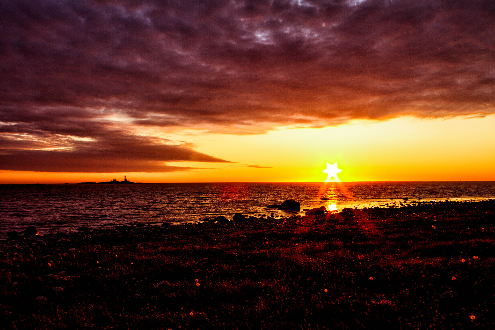 Canon EOS 7D + Canon EF 20mm F2.8 USM sample photo. Sunset photography