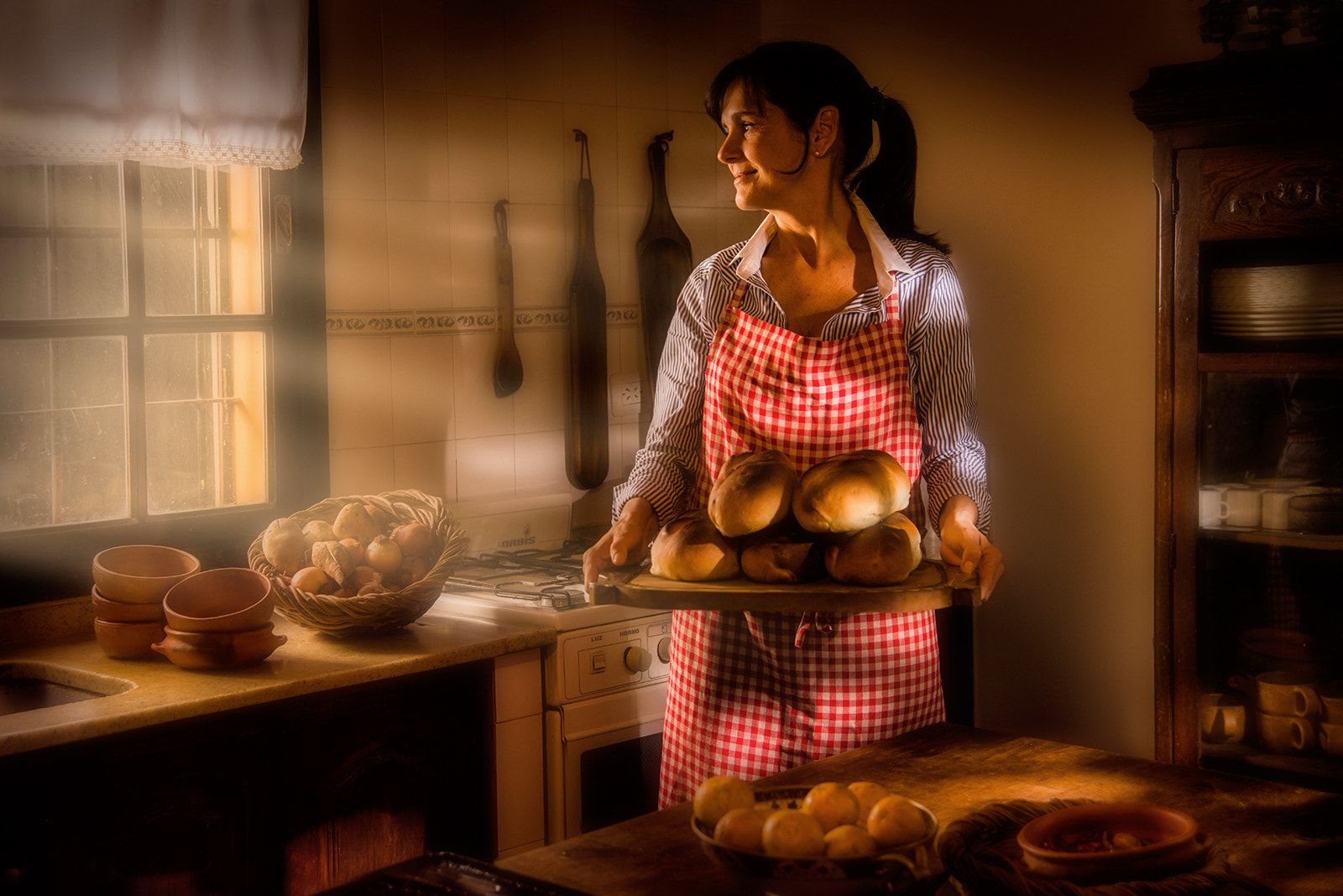Nikon AF Nikkor 24-85mm F2.8-4D IF sample photo. Una buena mañana en la cocina photography