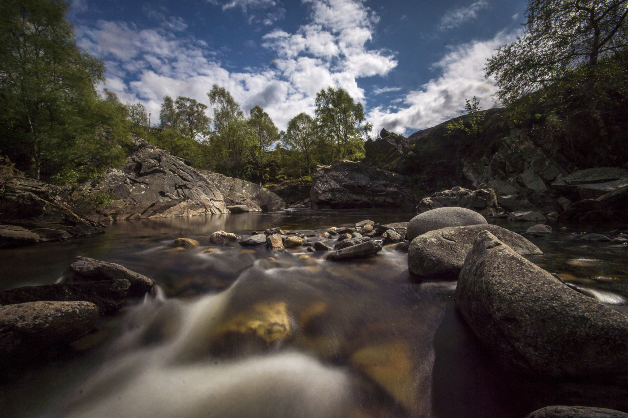 Sigma AF 10-20mm F4-5.6 EX DC sample photo. Glen shee moving water photography