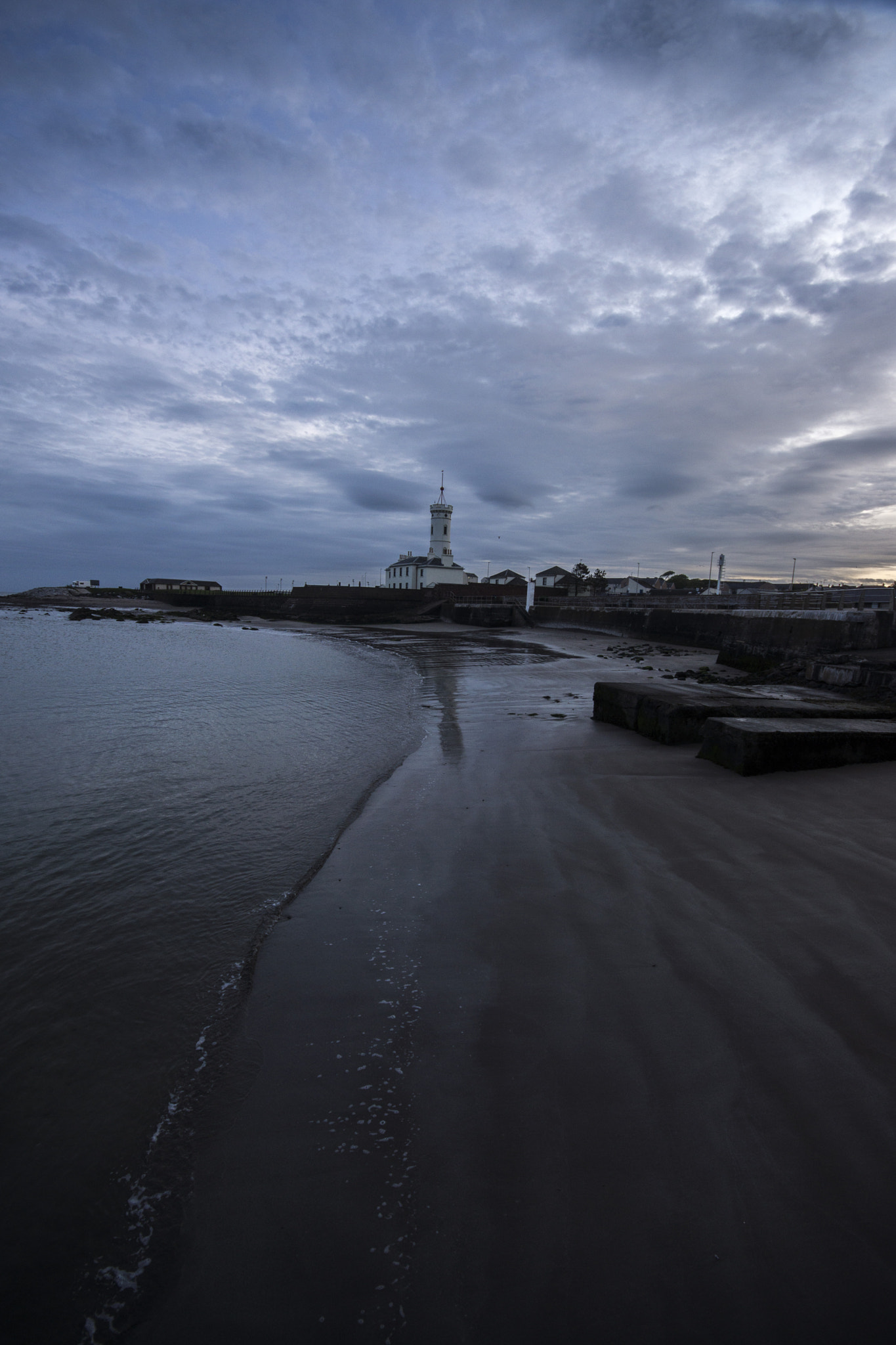 Sigma AF 10-20mm F4-5.6 EX DC sample photo. Signal tower twilight photography
