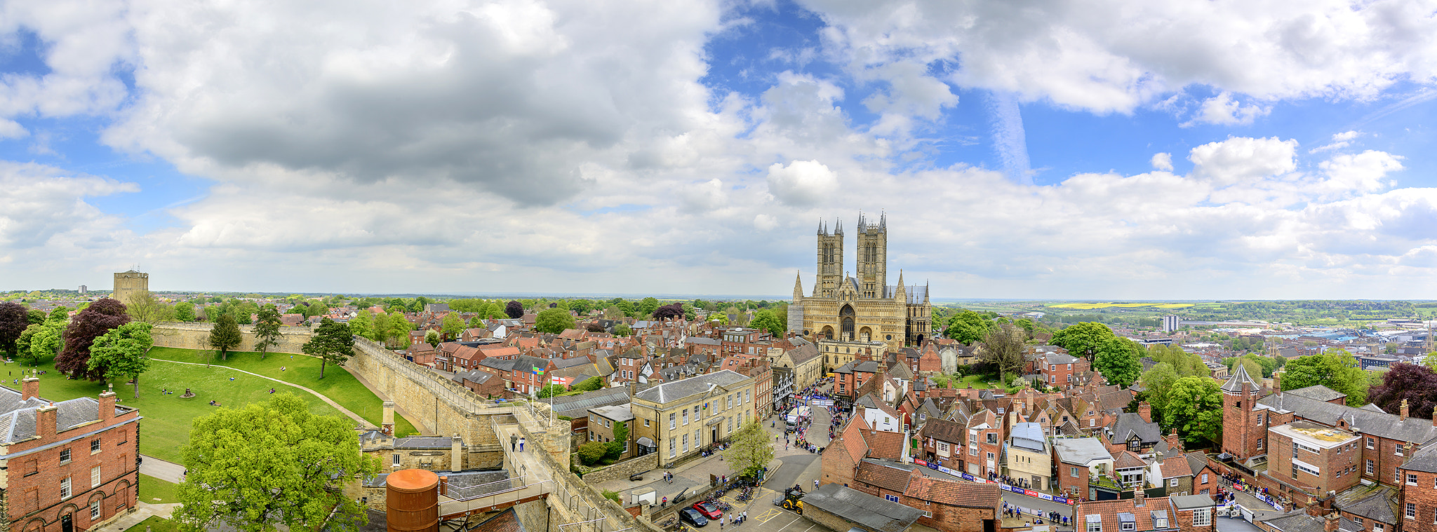 Nikon D800E + Nikon AF-S Nikkor 24-85mm F3.5-4.5G ED VR sample photo. Lincoln cathedral panorama photography