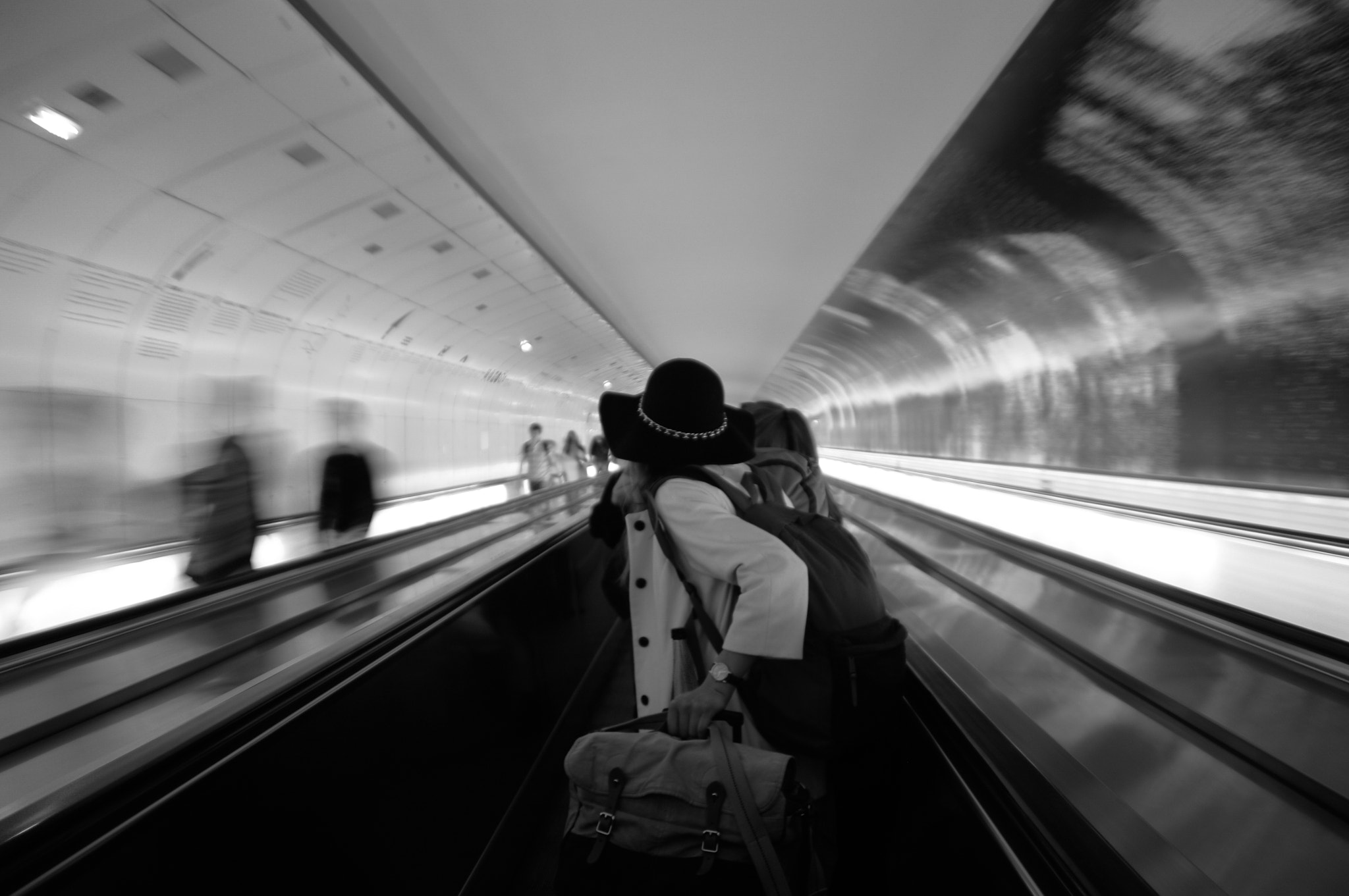 Tamron AF 18-200mm F3.5-6.3 XR Di II LD Aspherical (IF) Macro sample photo. Subway life. photography