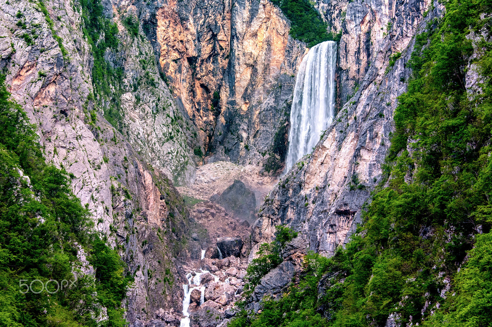 Sigma 18-200mm F3.5-6.3 DC OS HSM sample photo. Waterfall boka photography