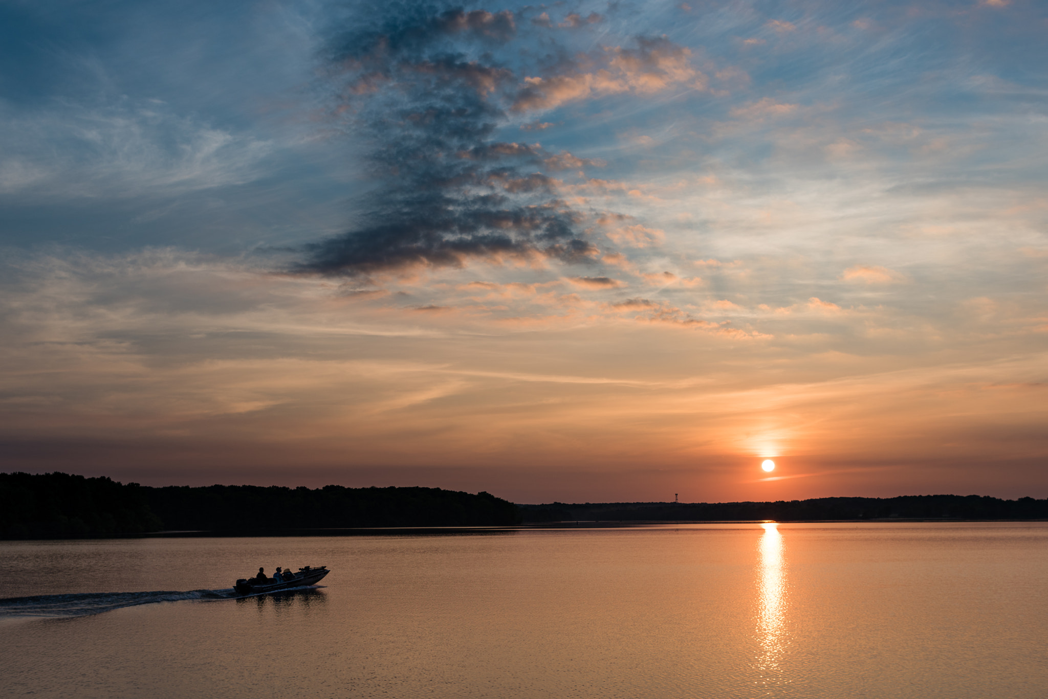 Nikon D810 + Zeiss Milvus 35mm f/2 sample photo. Chasing the sun...  photography