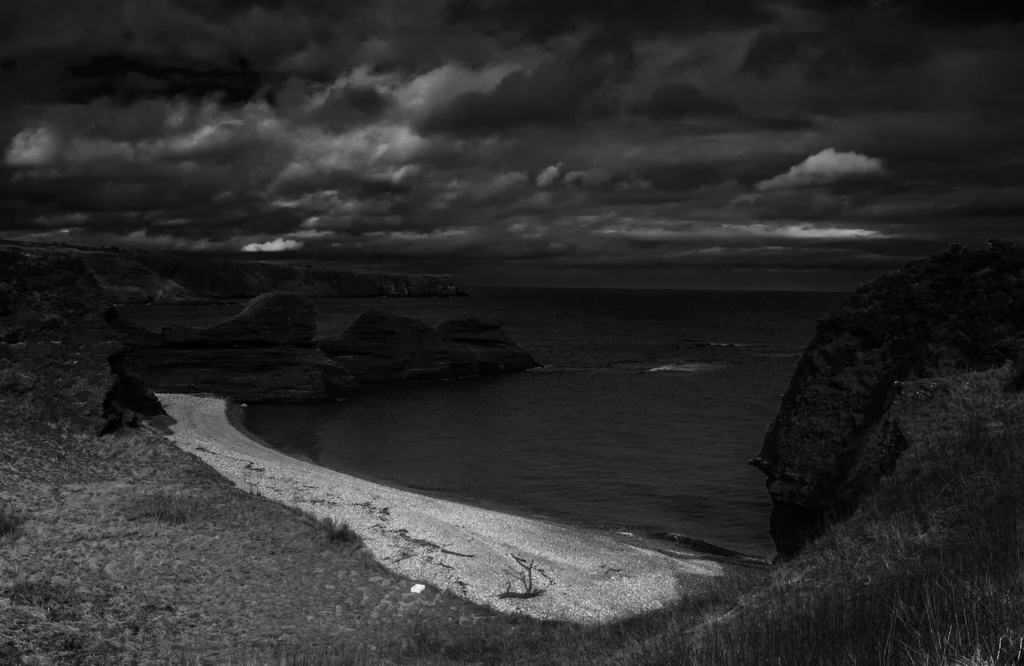 Sony Alpha DSLR-A450 + Sony DT 18-55mm F3.5-5.6 SAM sample photo. Seaton cliffs arbroath photography