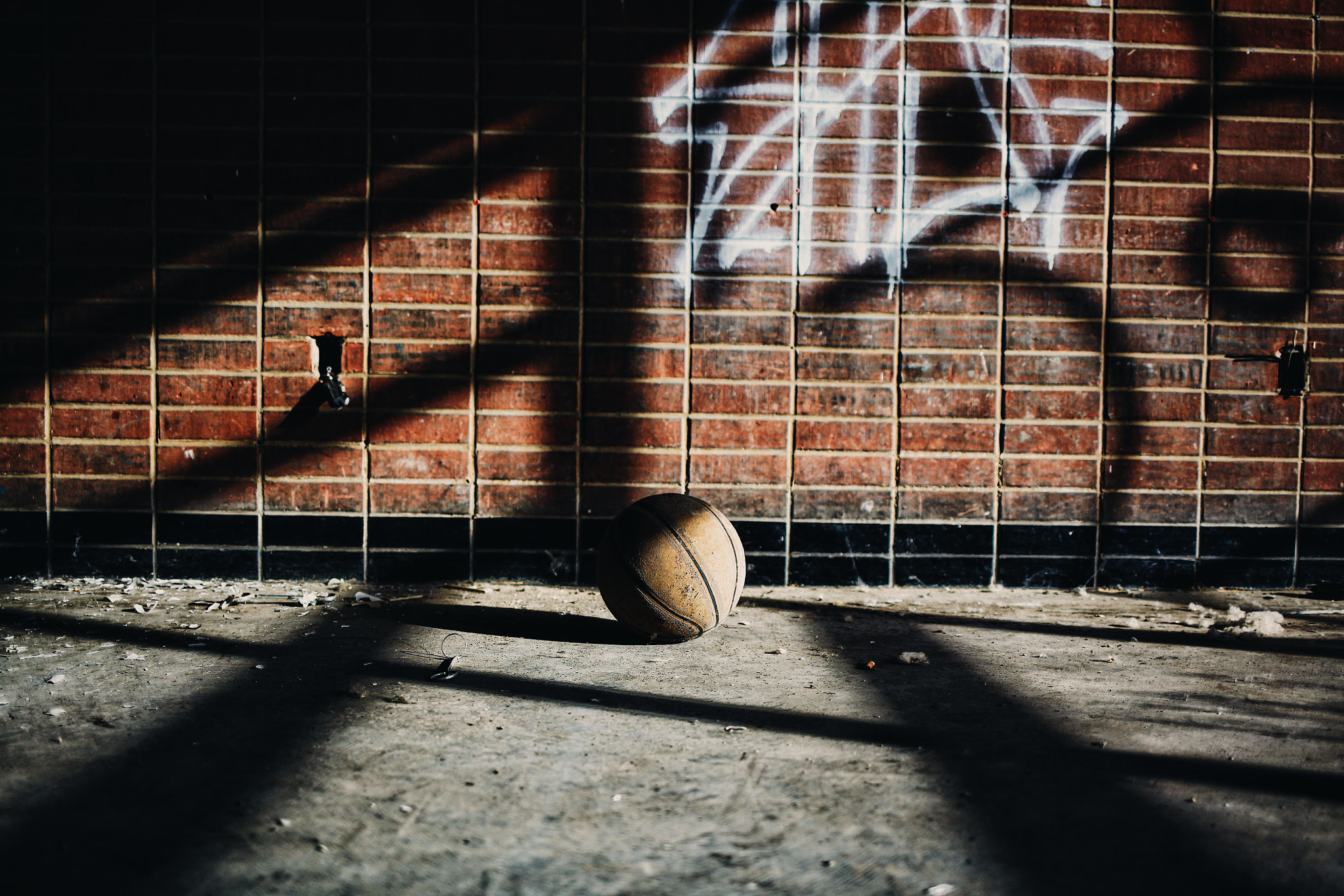 Canon EF 35mm F2 IS USM sample photo. Shadow play photography