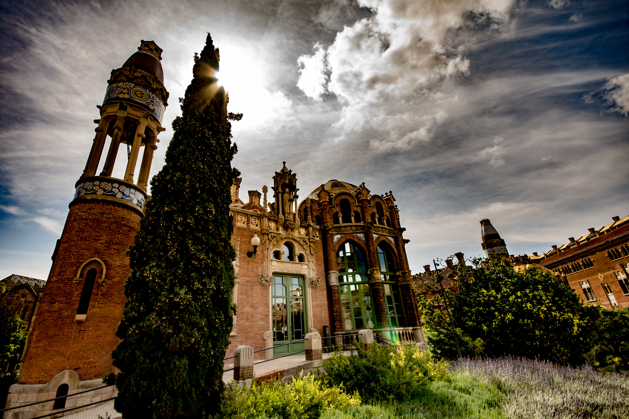 Sigma AF 10-20mm F4-5.6 EX DC sample photo. Hospital de sant pau photography