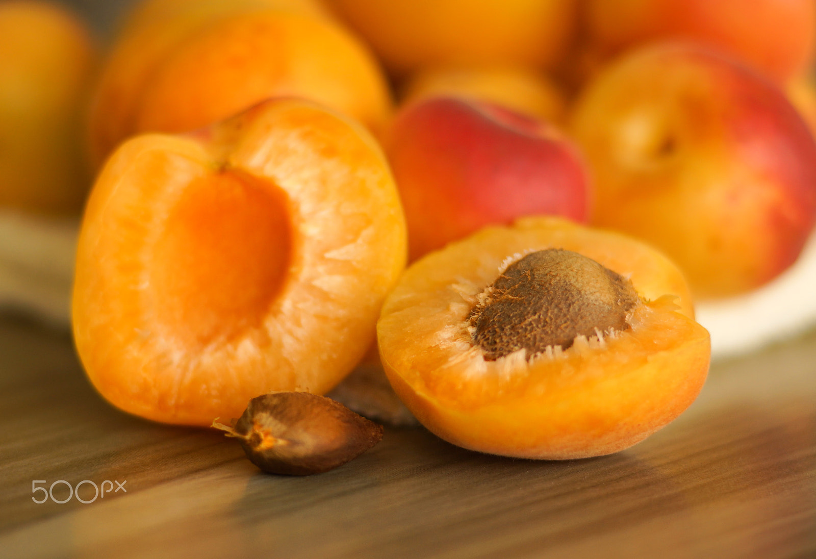 Sony SLT-A65 (SLT-A65V) + Sony 85mm F2.8 SAM sample photo. Apricots finally ripened photography