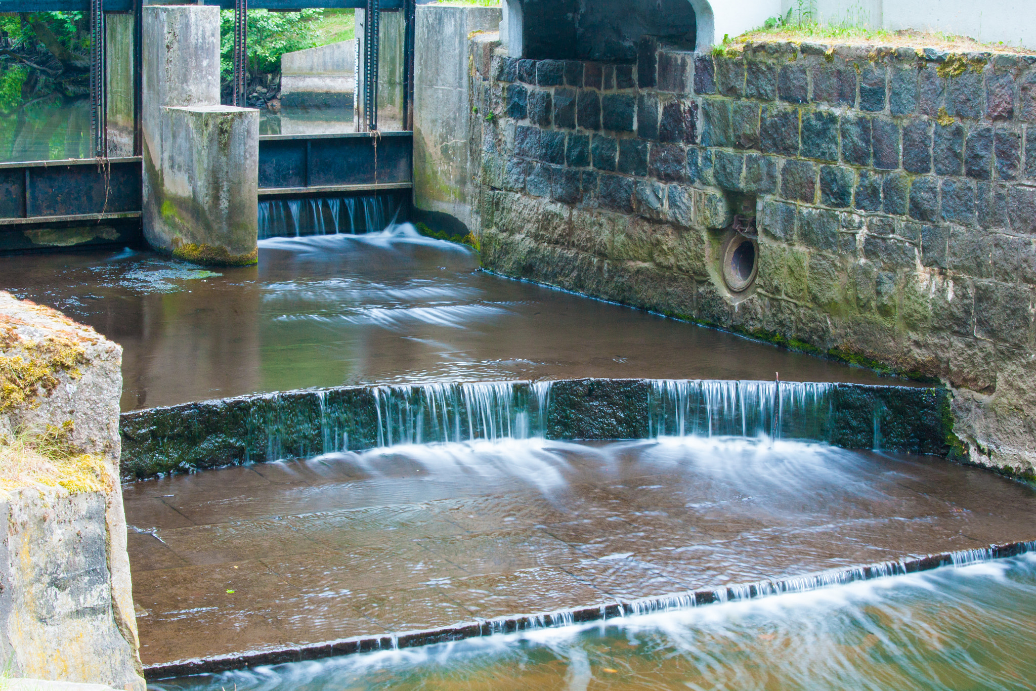 Canon EOS 5D + Canon EF 70-200mm F4L IS USM sample photo. Dam on a ina river photography