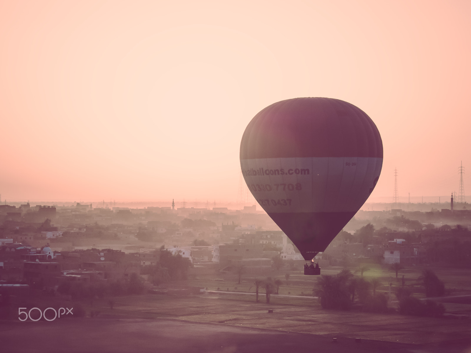 Panasonic Lumix G Vario 45-200mm F4-5.6 OIS sample photo. Ballooning over luxor photography