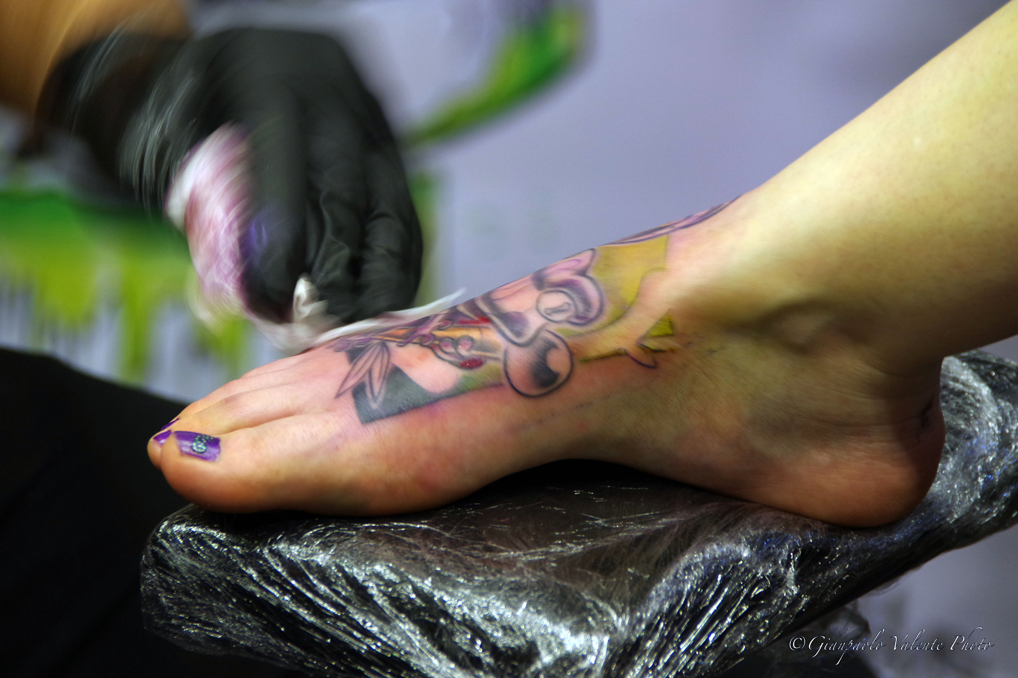 Pentax K-S2 sample photo. Piedino tatuato photography