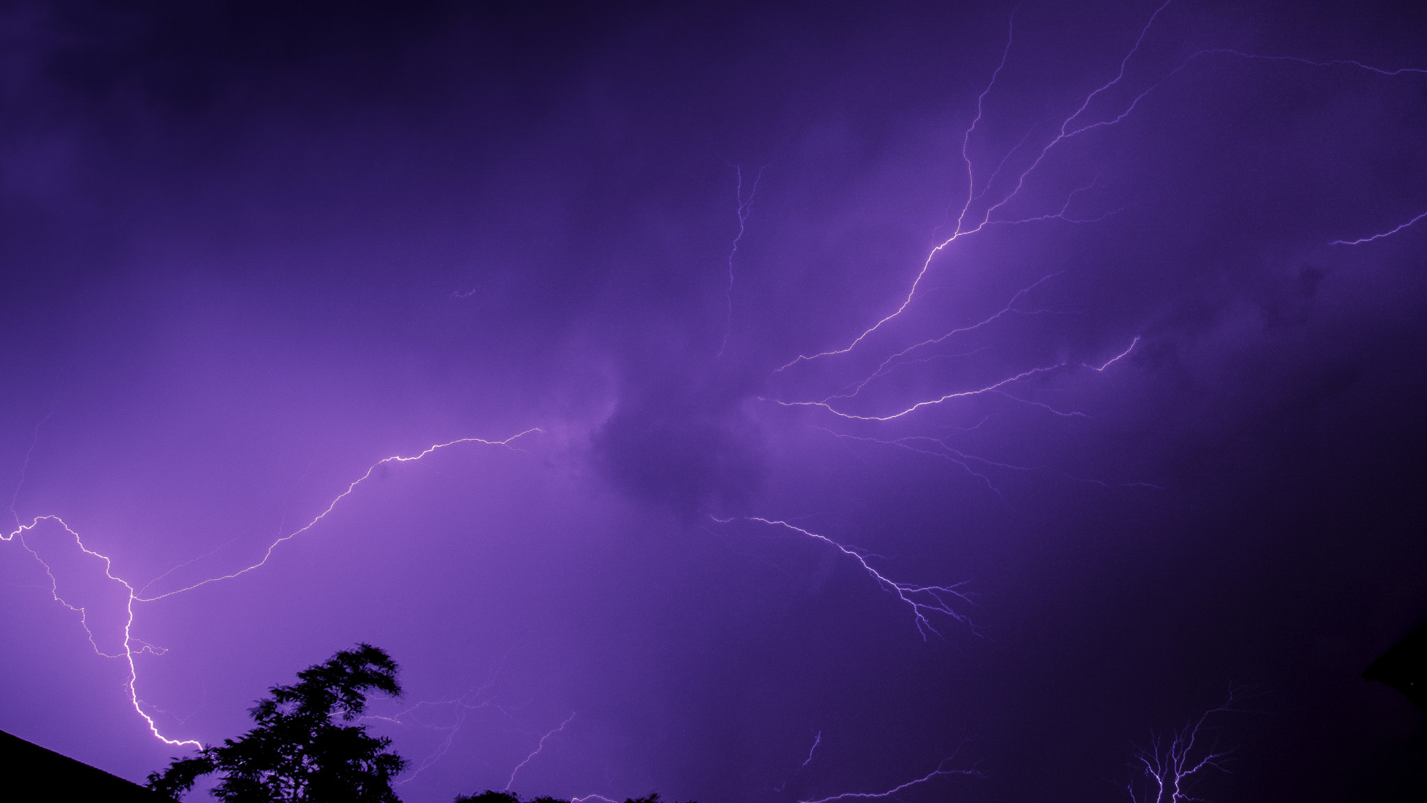 Tamron 18-270mm F3.5-6.3 Di II PZD sample photo. May lightning photography