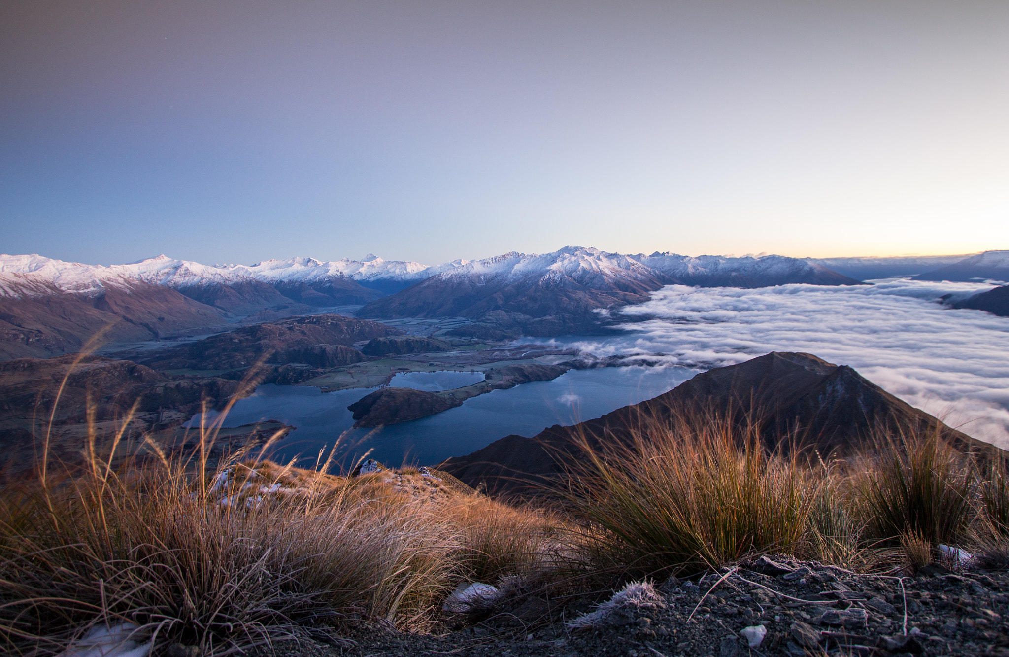 Canon EF-S 10-22mm F3.5-4.5 USM sample photo. Sunrise on roys peak photography
