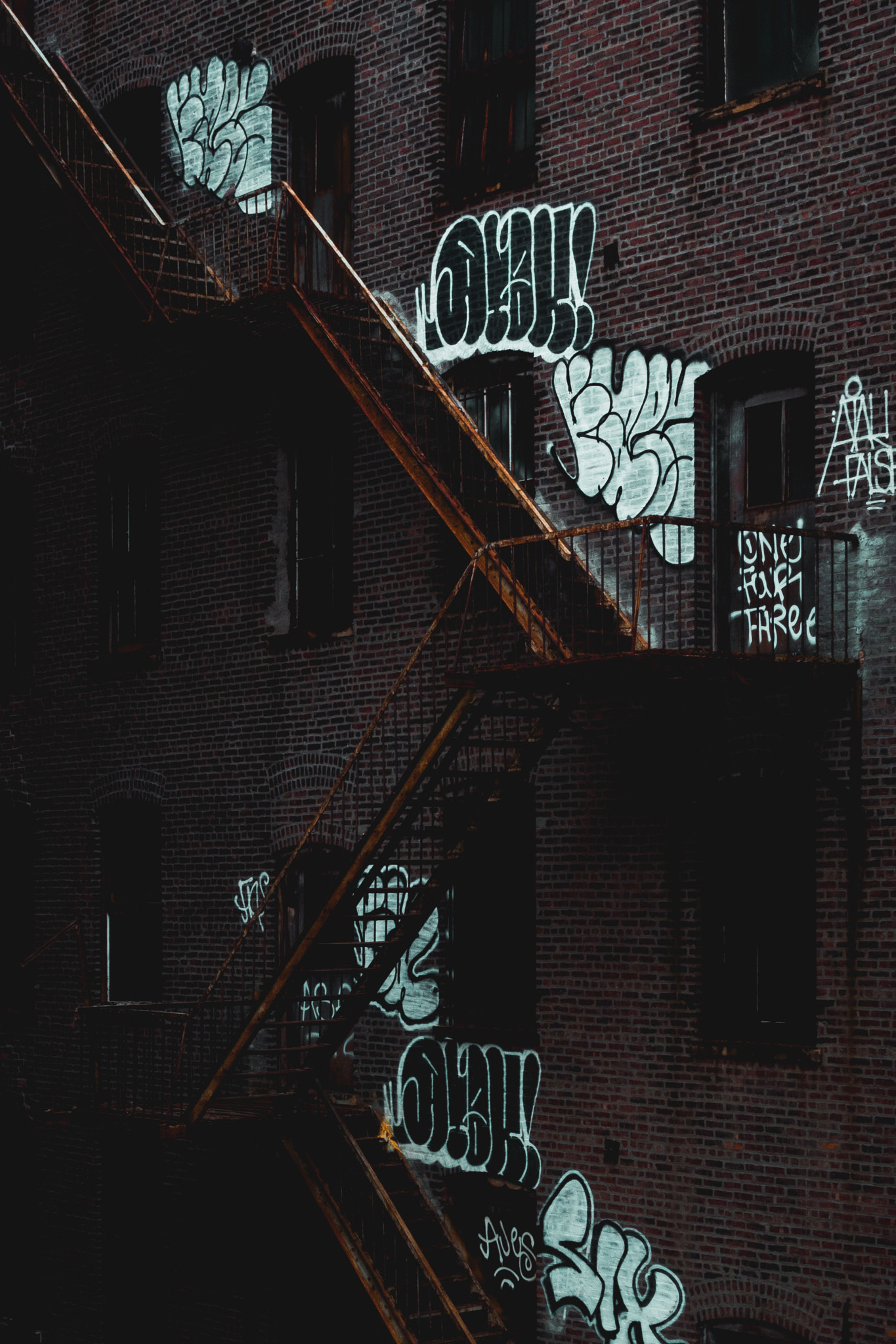 Olympus M.Zuiko Digital 25mm F1.8 sample photo. Manhattan fire escape photography