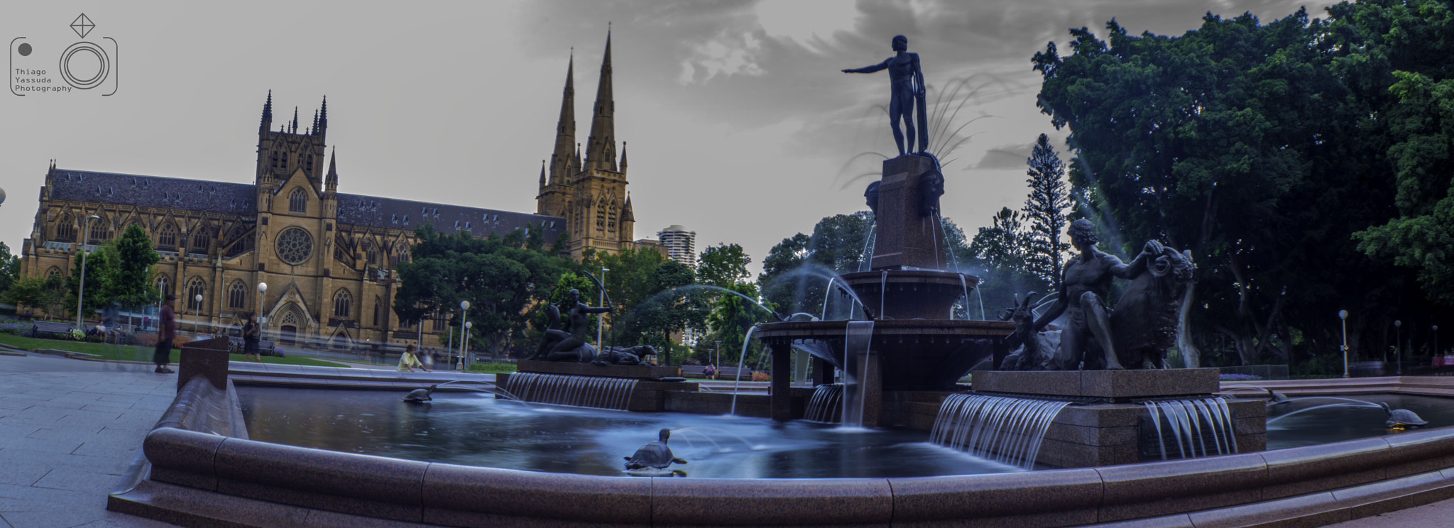 Sony SLT-A65 (SLT-A65V) + Sony 28mm F2.8 sample photo. Archibald fountain photography