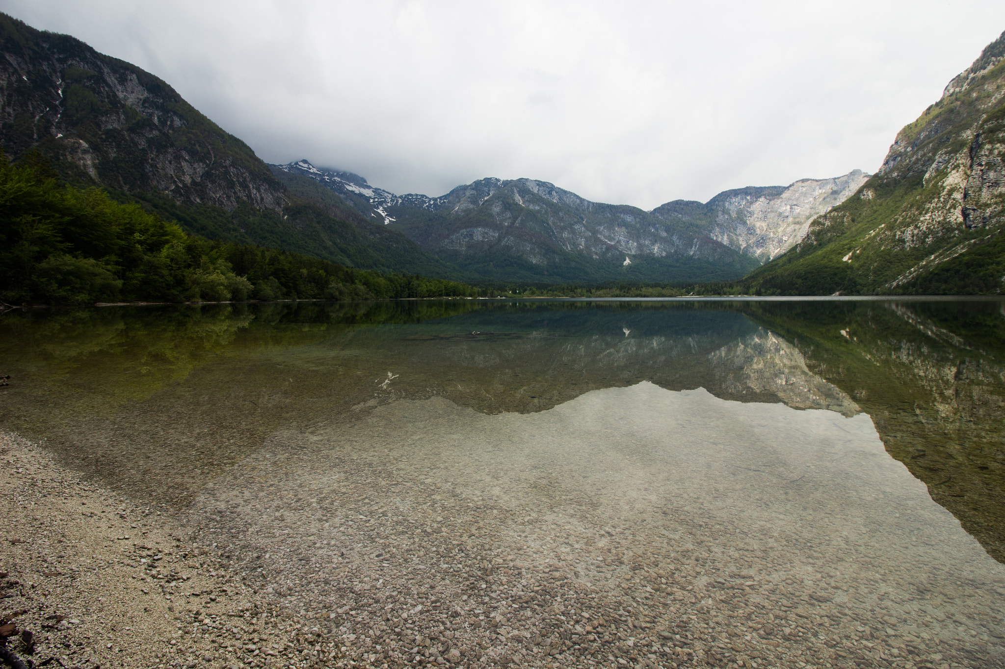 Canon EOS 100D (EOS Rebel SL1 / EOS Kiss X7) + Canon EF-S 10-18mm F4.5–5.6 IS STM sample photo. Lake bohinj reflections photography