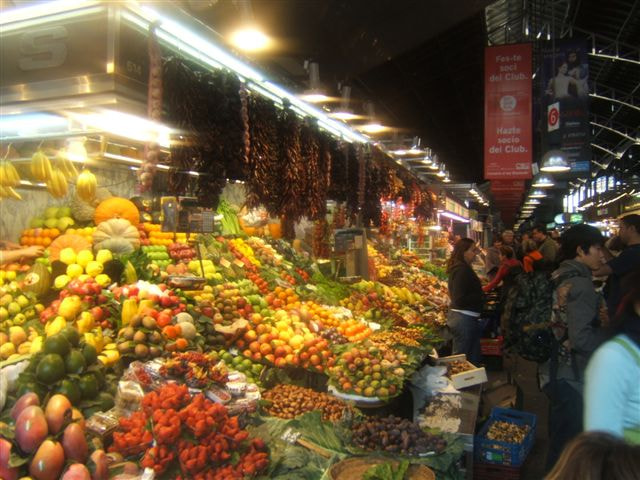 Fujifilm FinePix E510 sample photo. Spanish fruit market  photography