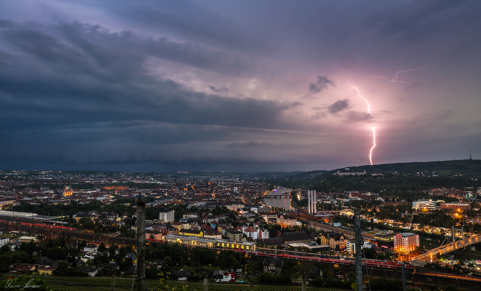 Canon EF 24-70mm F4L IS USM sample photo. Lightning photography