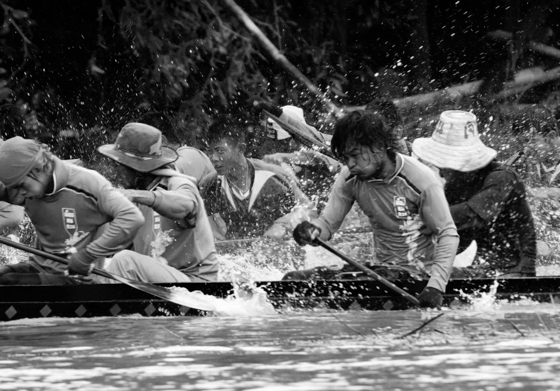 Nikon D70s + Sigma 50-500mm F4-6.3 EX APO RF HSM sample photo. Boat racing in thailand photography