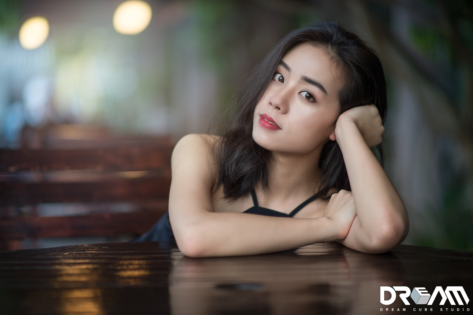 Nikon D5 + Nikon AF-S Nikkor 85mm F1.4G sample photo. Outdoor portrait #2 photography