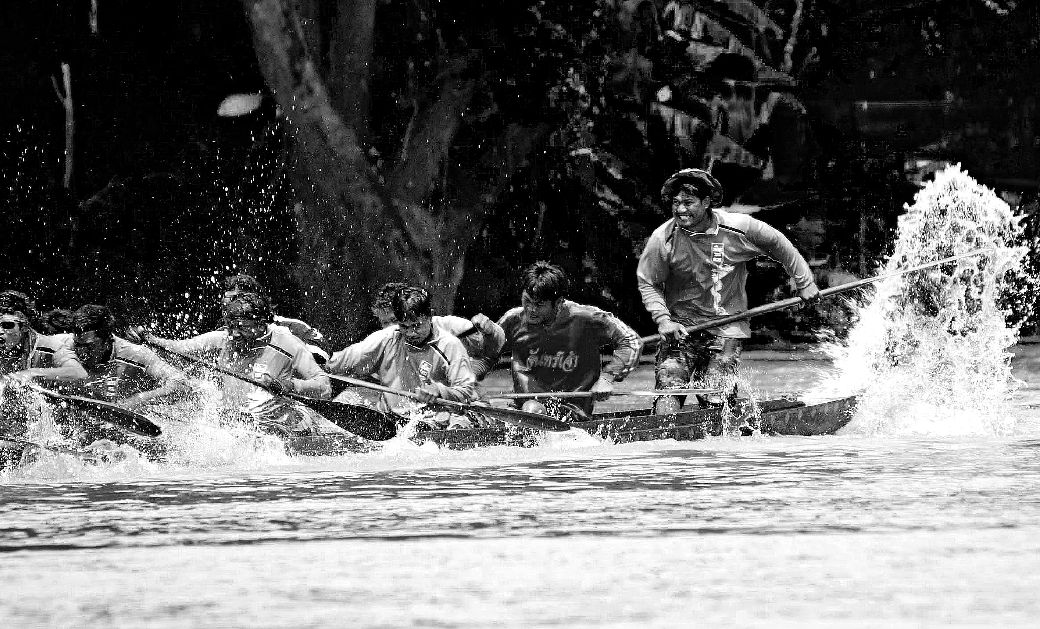Nikon D70s + Sigma 50-500mm F4-6.3 EX APO RF HSM sample photo. Boat racing in thailand photography