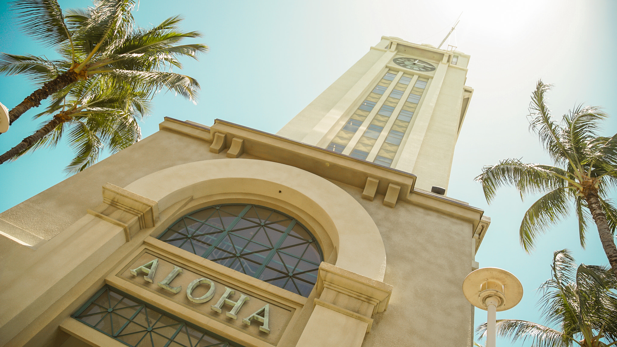 Sony a7S II + 24-105mm F4 G SSM OSS sample photo. Aloha tower photography