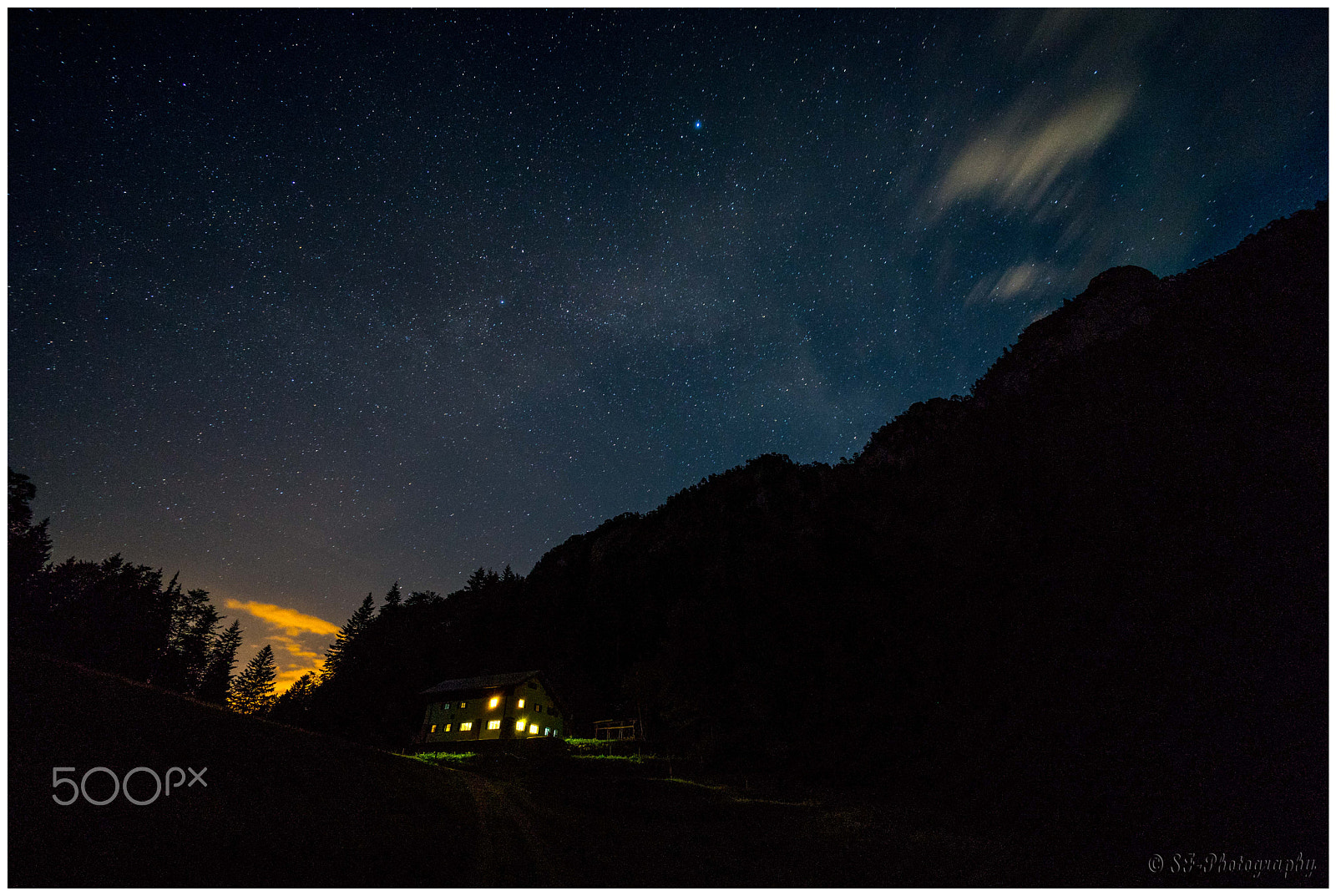 Sony a7 II + Voigtlander SUPER WIDE-HELIAR 15mm F4.5 III sample photo. With friends in the alps photography