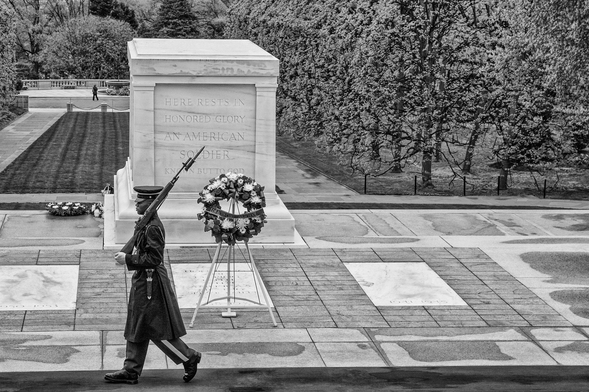 Canon EOS 400D (EOS Digital Rebel XTi / EOS Kiss Digital X) sample photo. The tomb of the unknow soldier photography