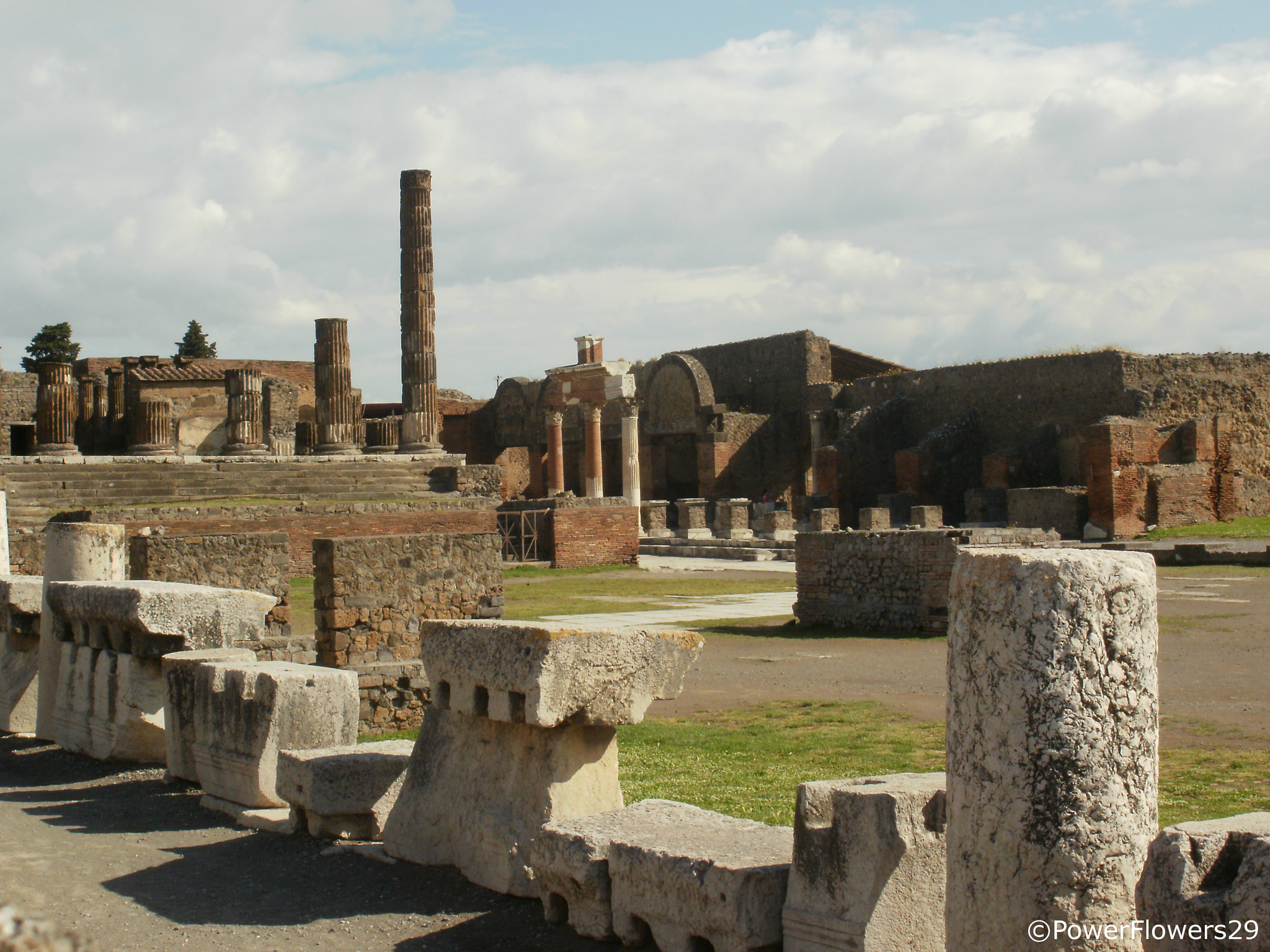 Olympus FE46,X41,X42 sample photo. Pompeii forum photography