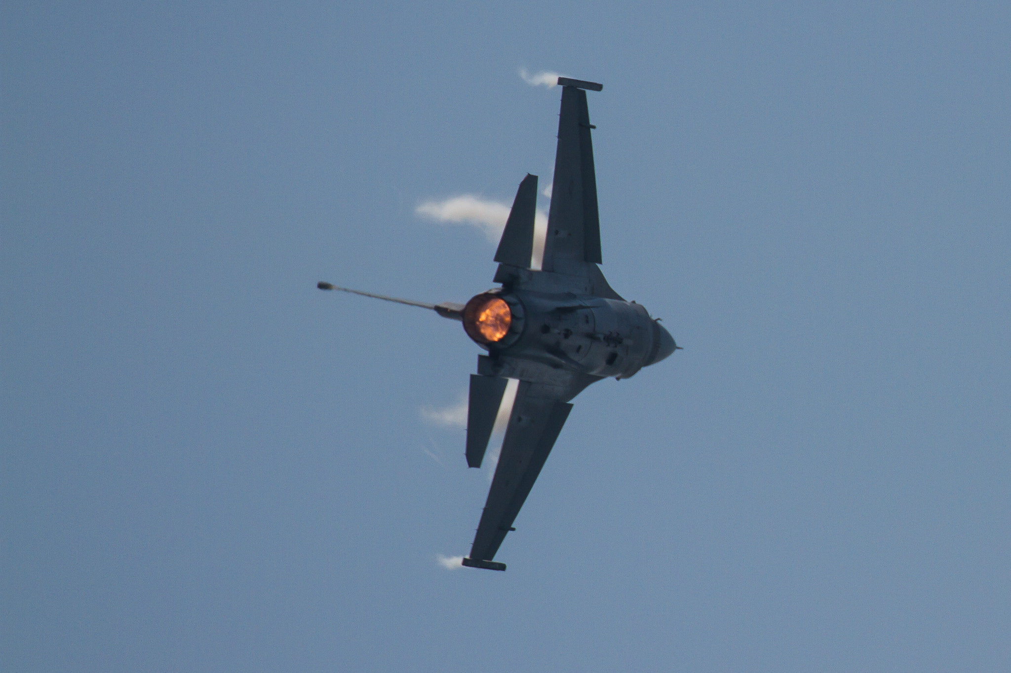 Canon EF 100-400mm F4.5-5.6L IS II USM sample photo. Usaf f-16 fighting falcon at the 2016 bethpage air show at jones beach state park, ny photography
