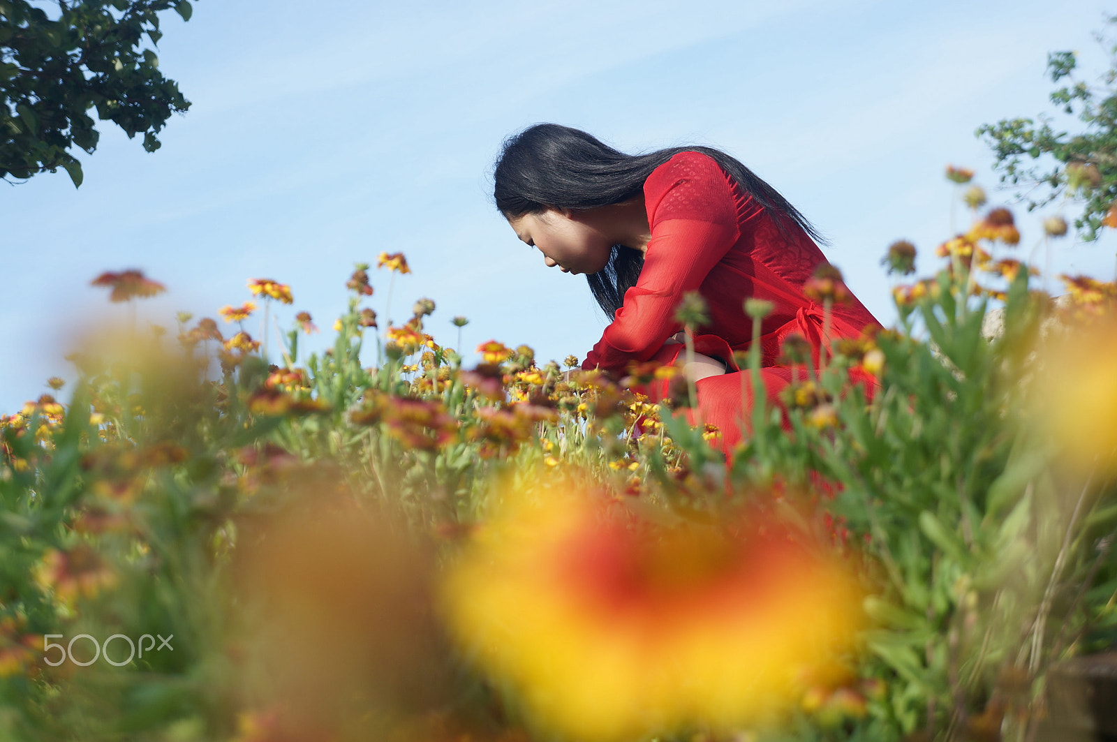 Sony E 18-55mm F3.5-5.6 OSS sample photo. Red. girls. photography