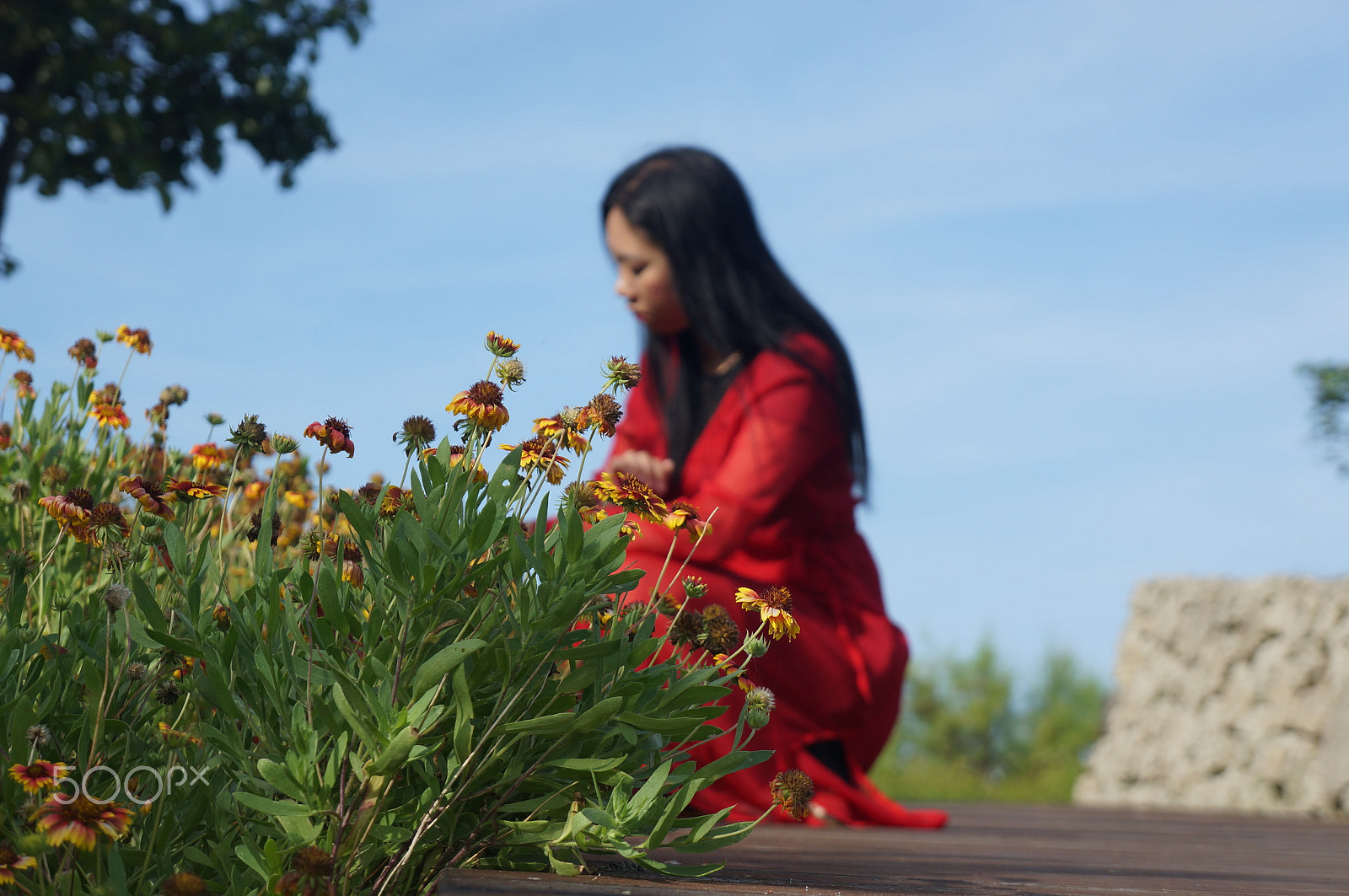 Sony E 18-55mm F3.5-5.6 OSS sample photo. Red. girls. photography