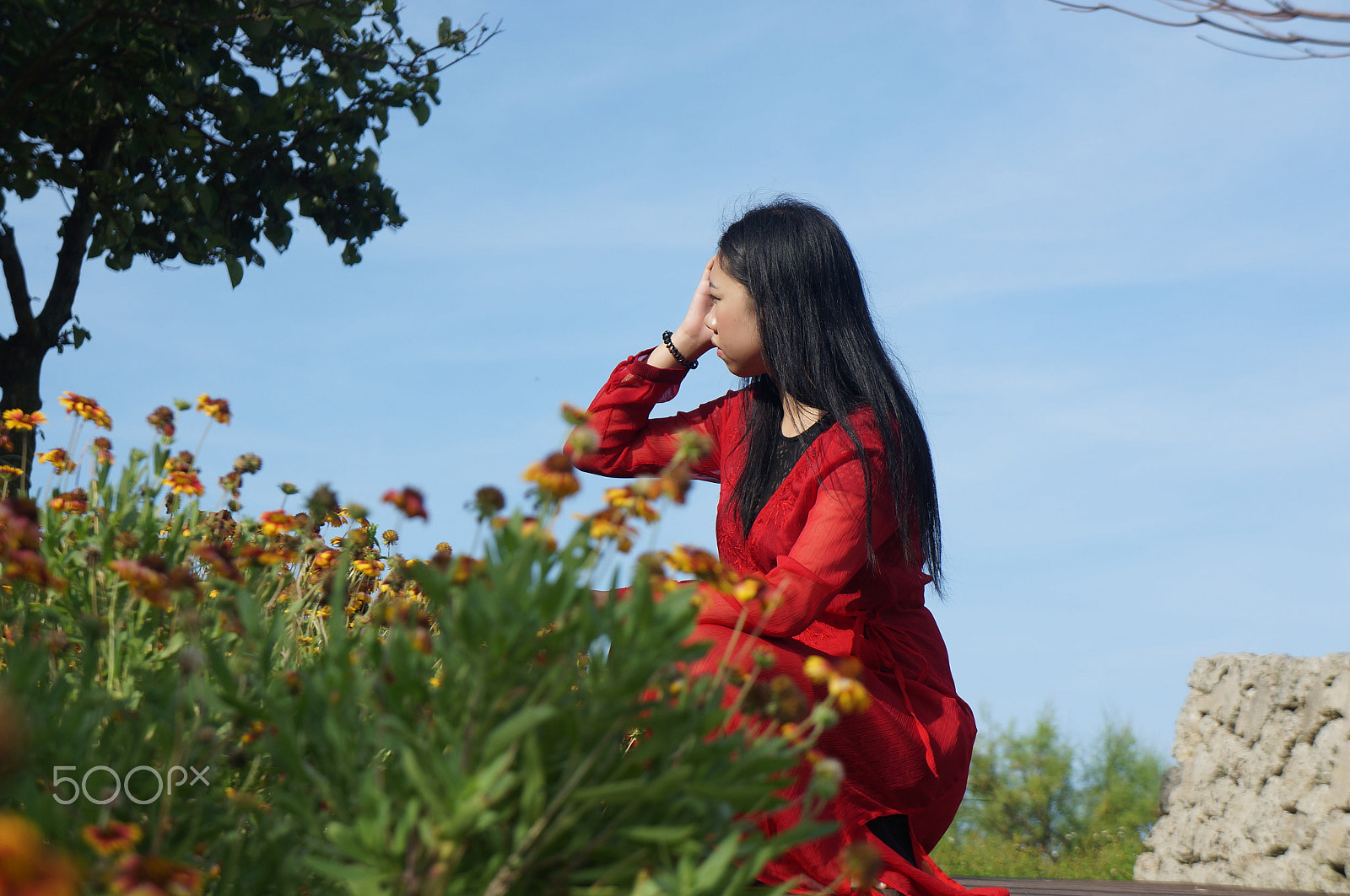 Sony E 18-55mm F3.5-5.6 OSS sample photo. Red. girls. photography