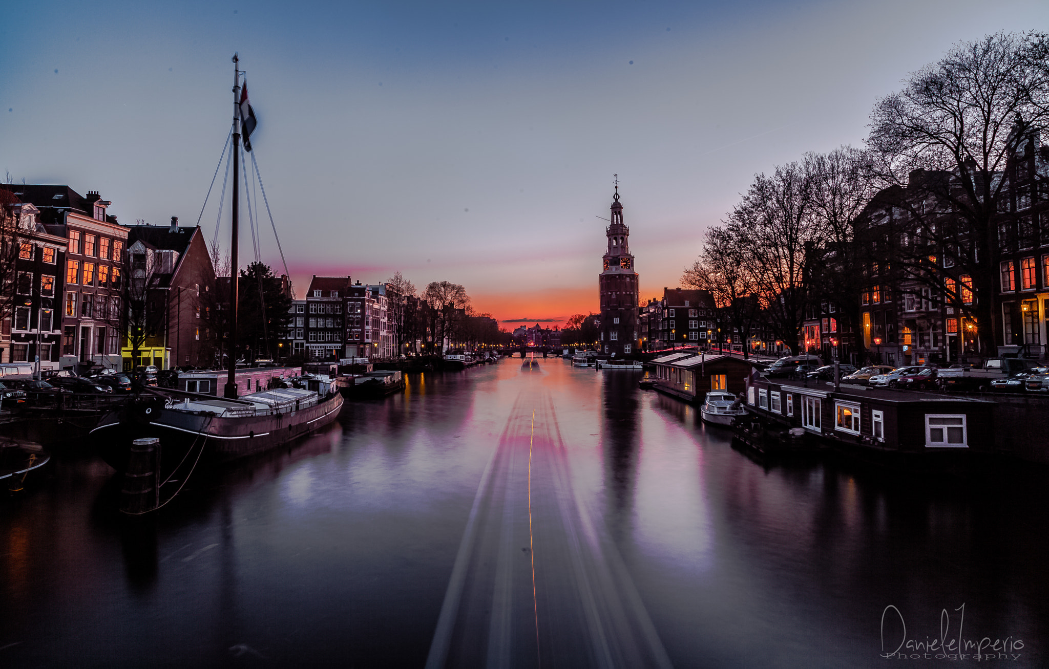 Canon EOS 5D Mark II + Sigma 20mm EX f/1.8 sample photo. Soul of amsterdam! photography