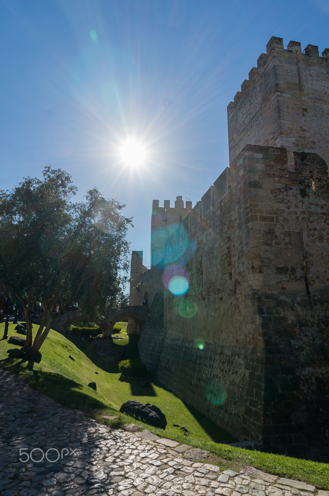 Sony Alpha NEX-5T + Sony Vario-Tessar T* E 16-70mm F4 ZA OSS sample photo. Moorish castle photography