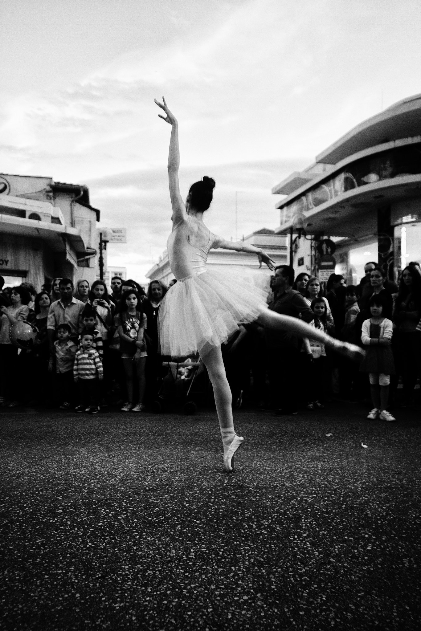 Sigma 17-35mm f/2.8-4 EX DG Aspherical HSM sample photo. Ballerina photography