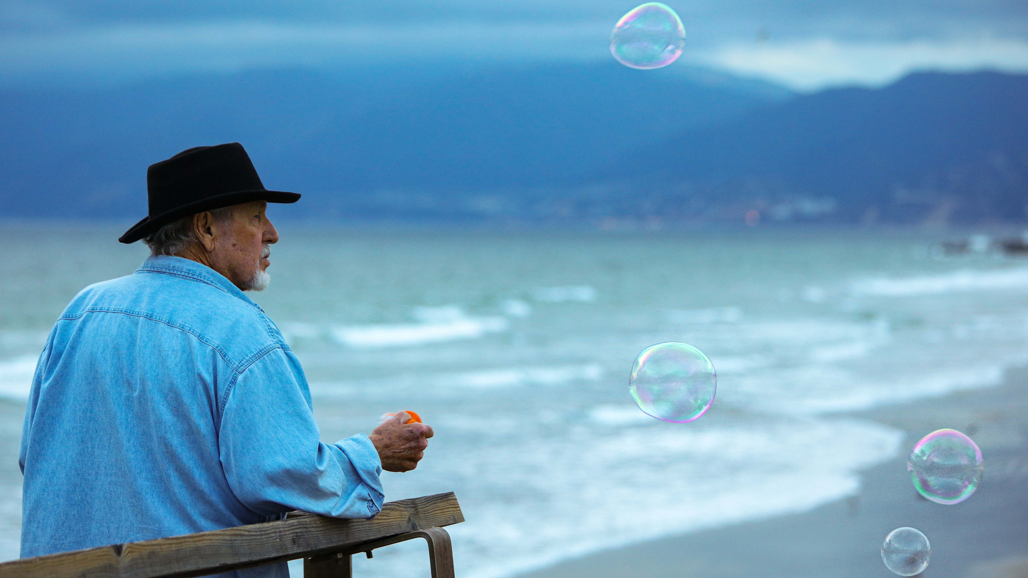 Canon EOS 5DS sample photo. Venice bubble man photography
