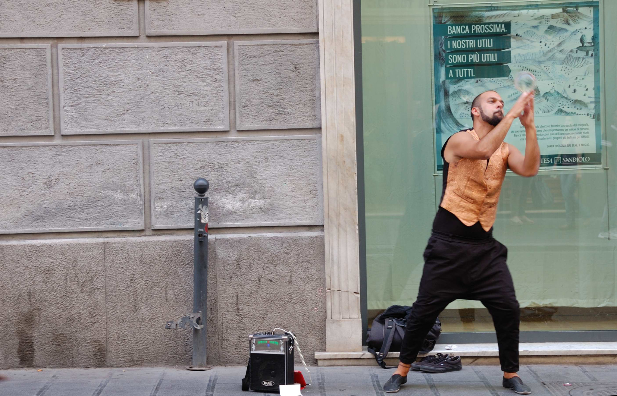 Nikon D40 sample photo. The juggler photography
