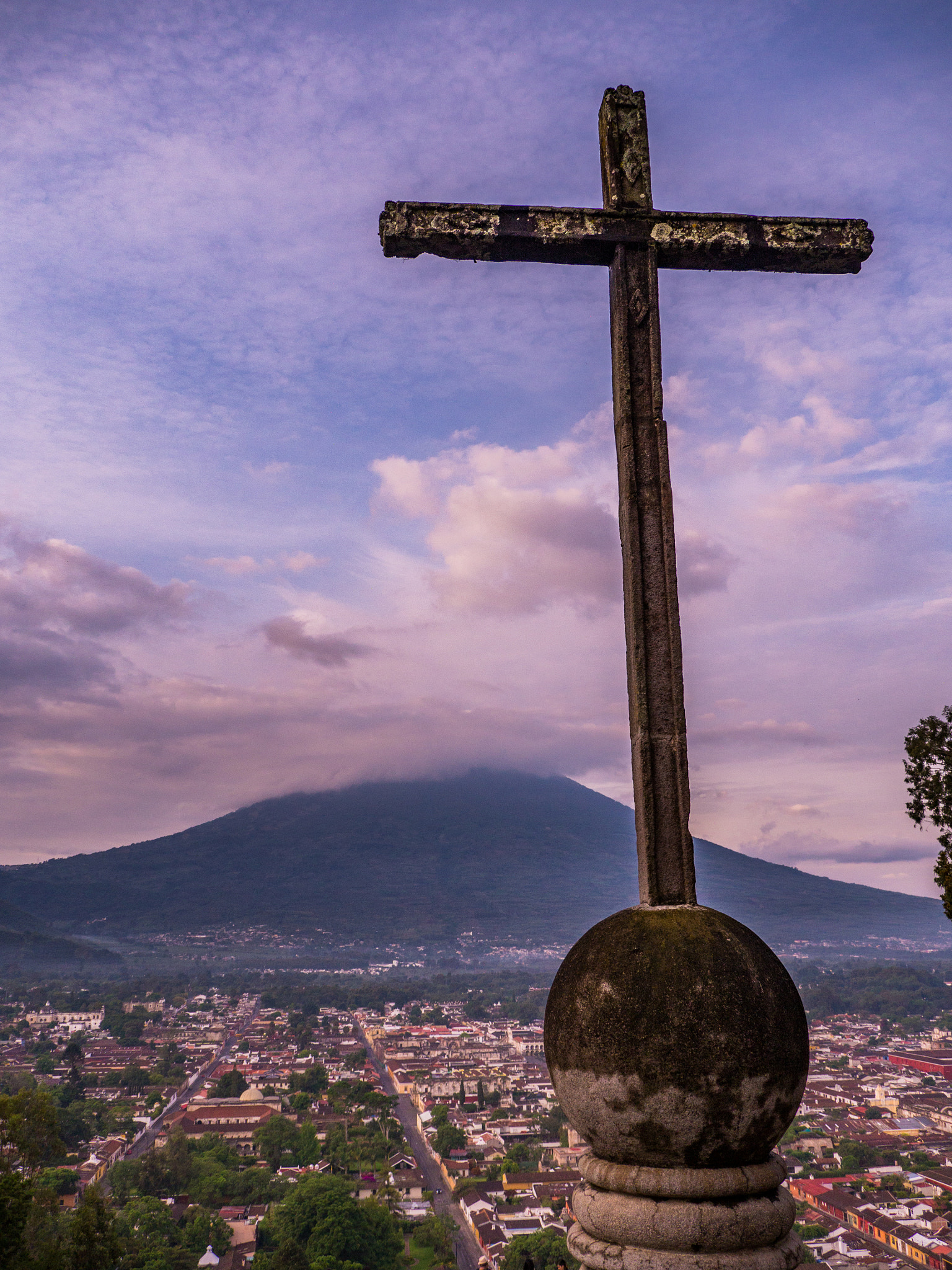 Panasonic Lumix DMC-GH3 sample photo. La cruz, antigua guatemala photography