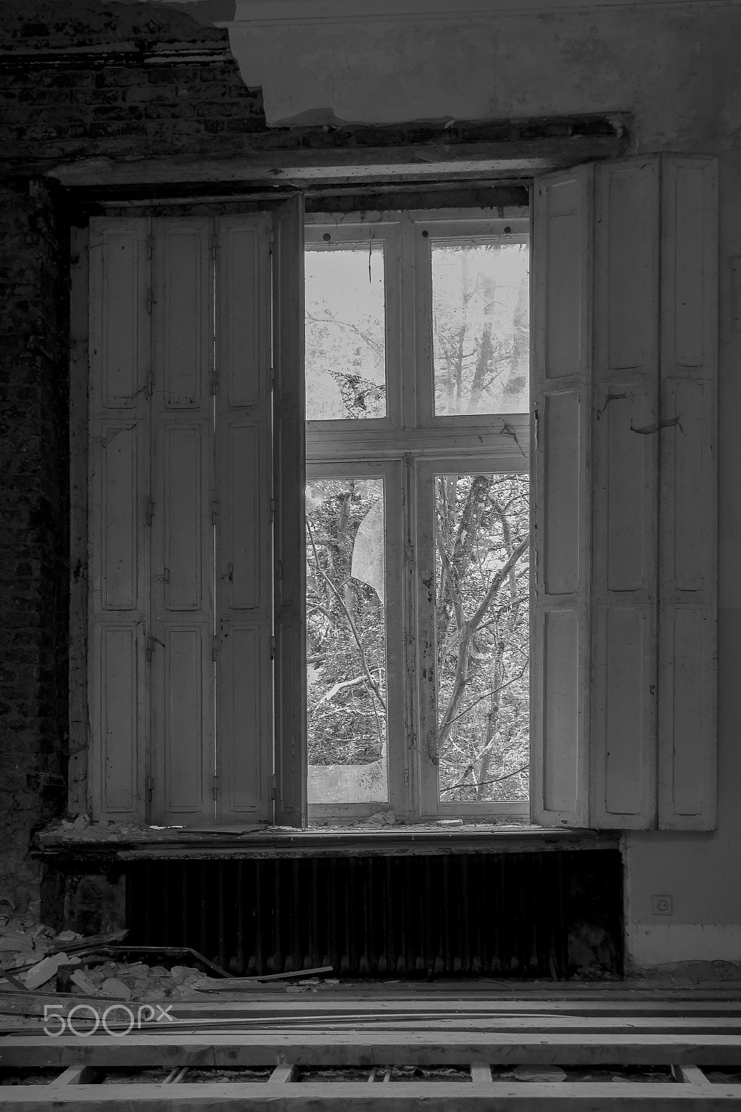 Samsung NX 18-200mm F3.5-6.3 ED OIS sample photo. Open window photography
