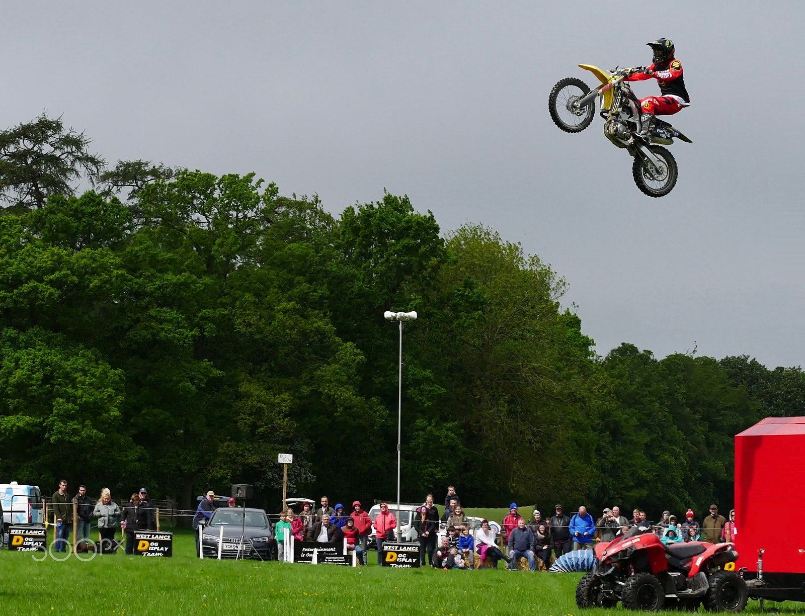 Panasonic Lumix G X Vario 35-100mm F2.8 OIS sample photo. Duncombe park country fair photography