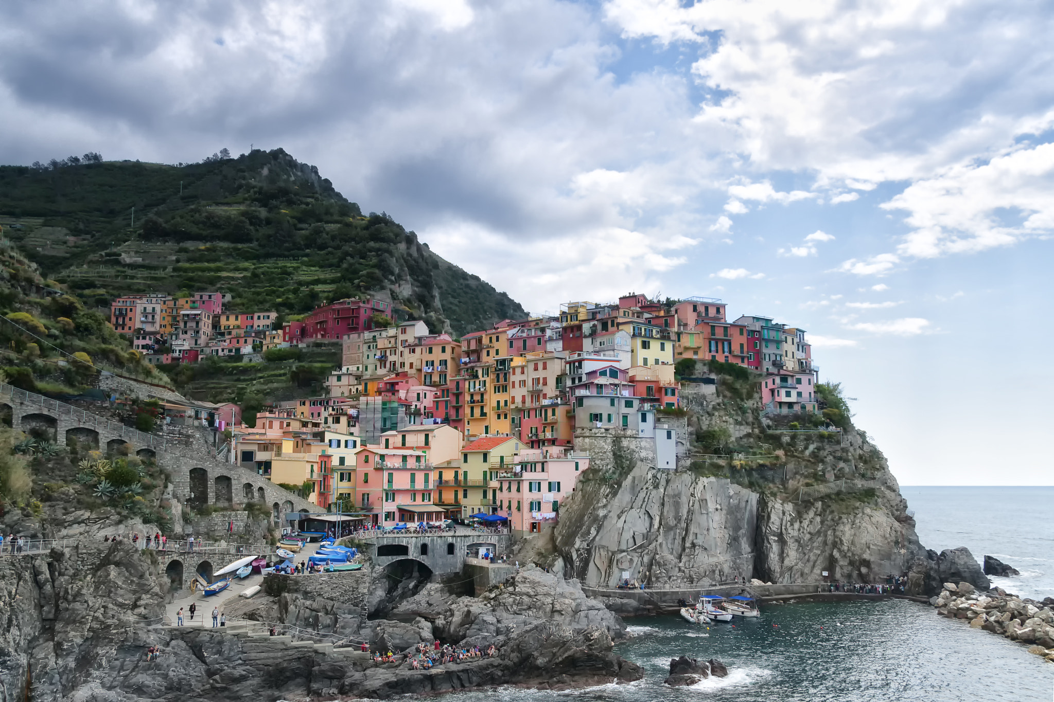 Canon EOS 1000D (EOS Digital Rebel XS / EOS Kiss F) sample photo. Manarola photography