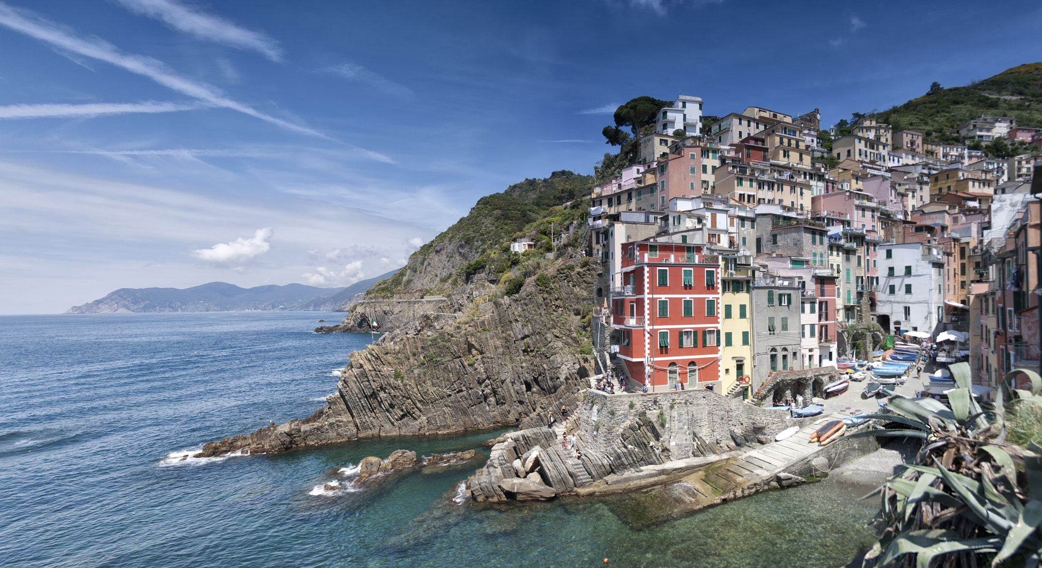 Canon EOS 1000D (EOS Digital Rebel XS / EOS Kiss F) sample photo. Riomaggiore photography
