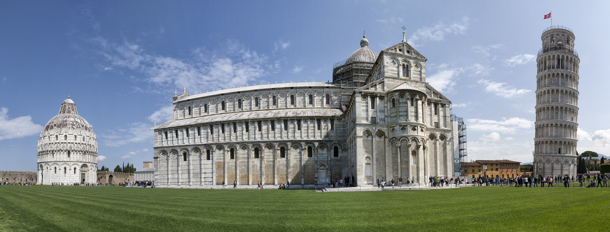 Canon EOS 1000D (EOS Digital Rebel XS / EOS Kiss F) sample photo. Piazza dei miracoli photography