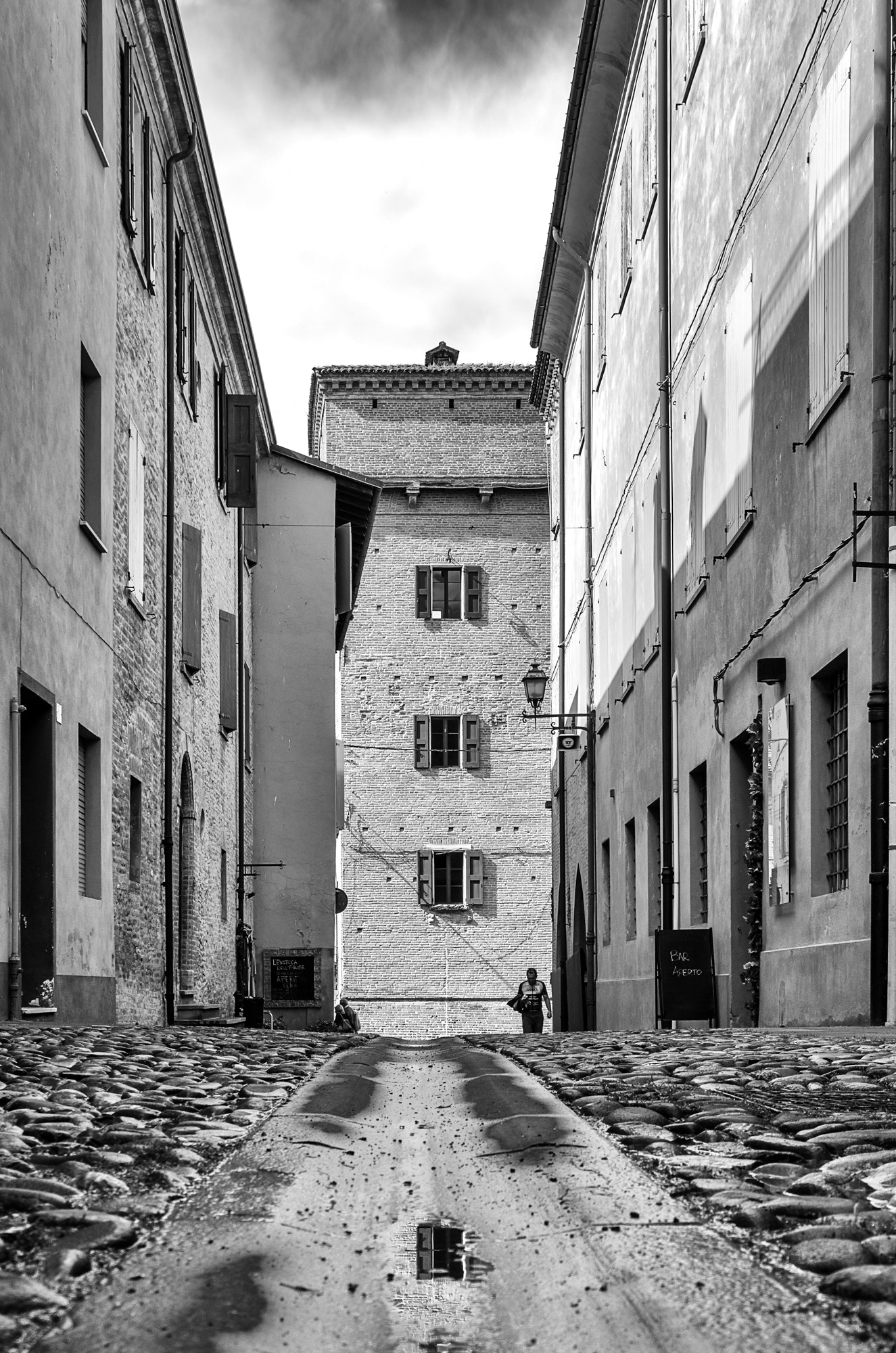 Tamron AF 28-75mm F2.8 XR Di LD Aspherical (IF) sample photo. Inside castelvetro modena photography
