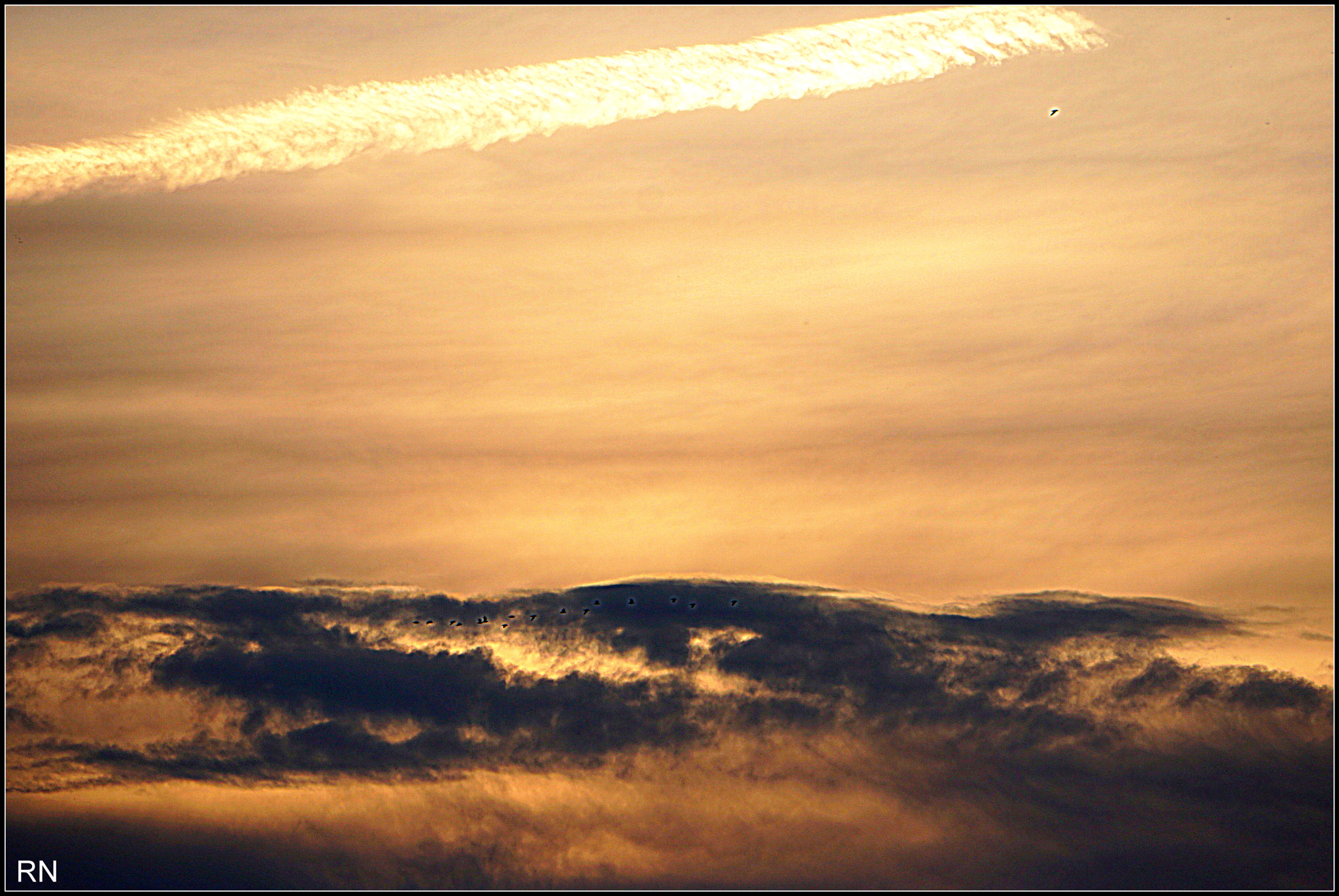 Sony E 55-210mm F4.5-6.3 OSS sample photo. Himmel photography