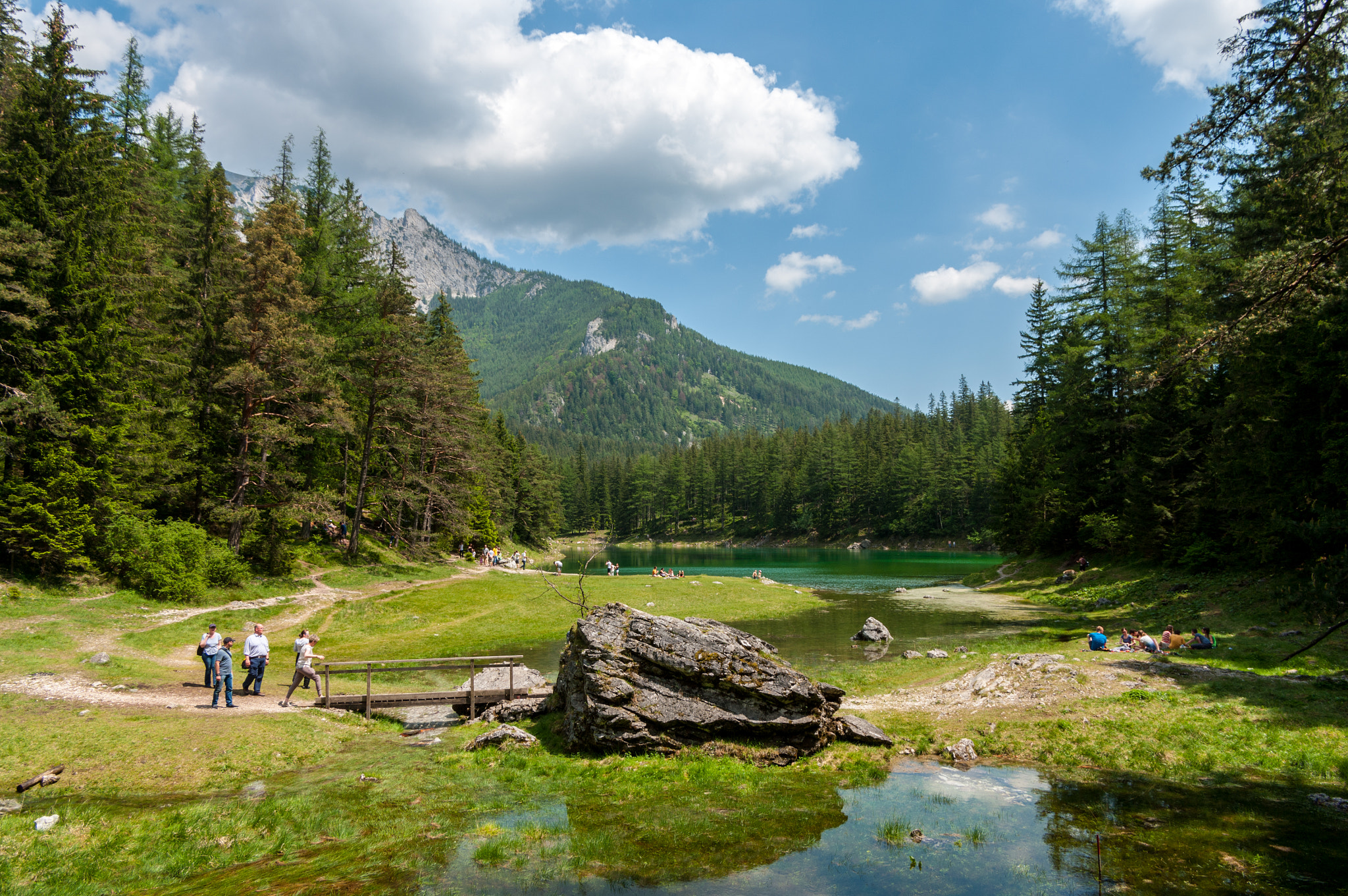 Pentax K20D + Pentax smc DA 16-45mm F4 ED AL sample photo. Green lake photography